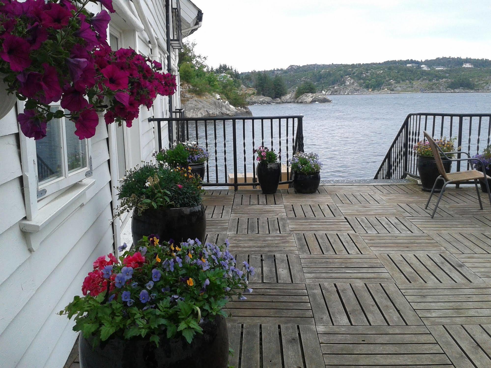 Bekkjarvik Gjestgiveri Exterior foto